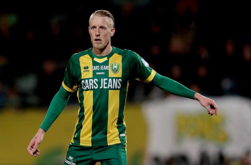 Lex Immers assina com o NAC Breda por duas temporadas