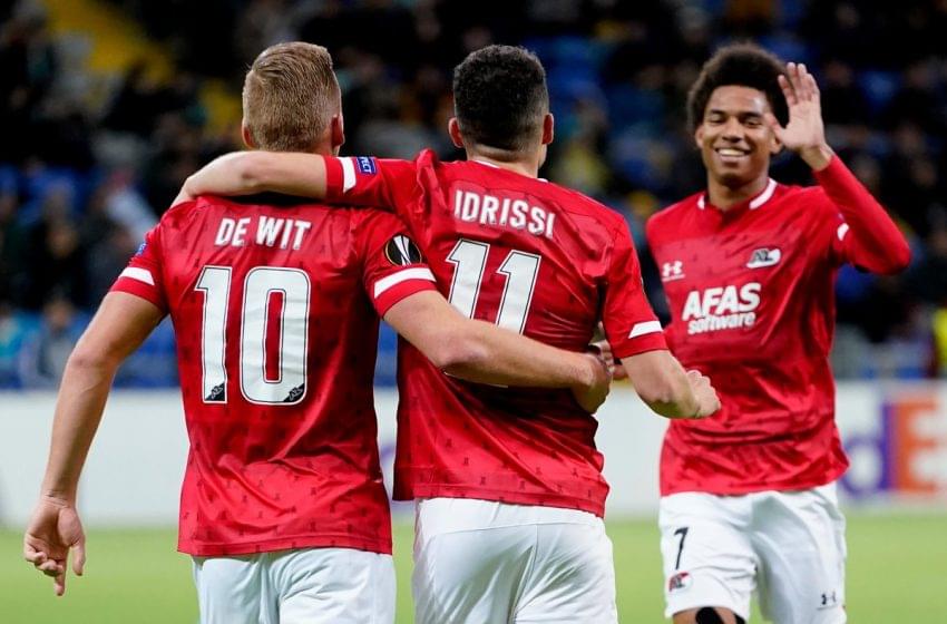 OGC Nice tira Calvin Stengs do AZ Alkmaar