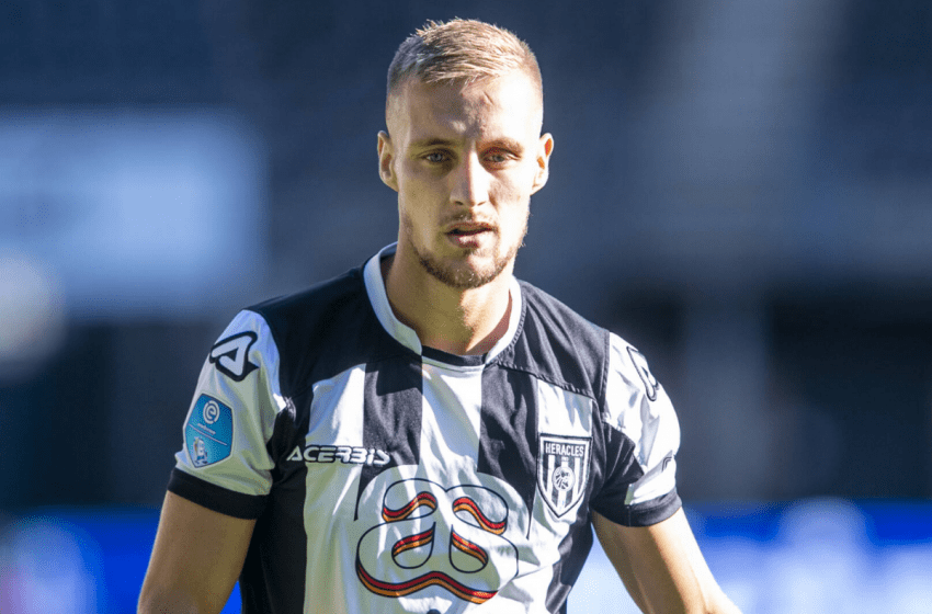 Heracles Almelo aplica multa pesada em Silvester van der Water