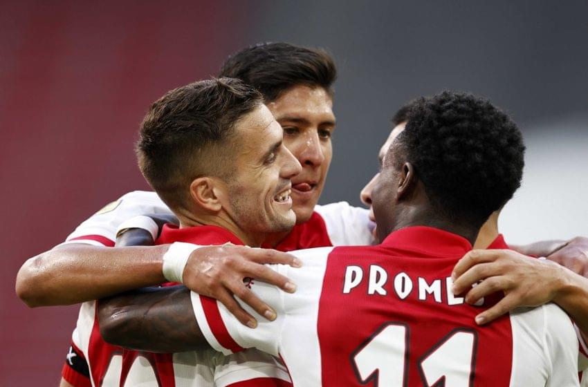 Ajax bate RKC Waalwijk por 3 a 0 e segue invicto na Eredivisie