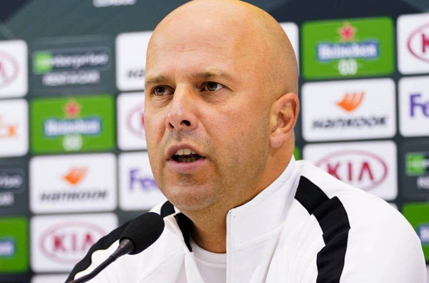 COVID-19 dificulta preparação do AZ para a Liga Europa: “Foram dias agitados”