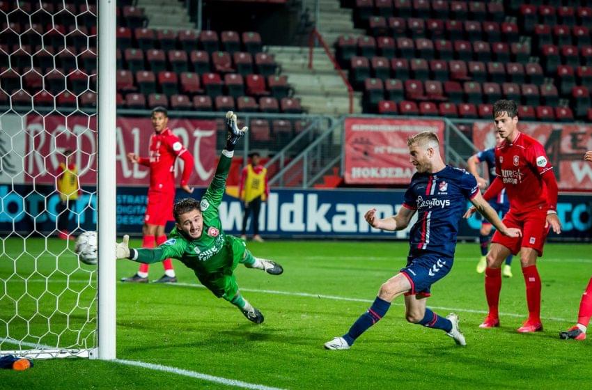  FC Twente tropeça em casa diante do FC Emmen