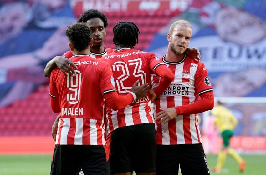 Com quatro gols anulados, o PSV vence o Fortuna Sittard por 2 a 0