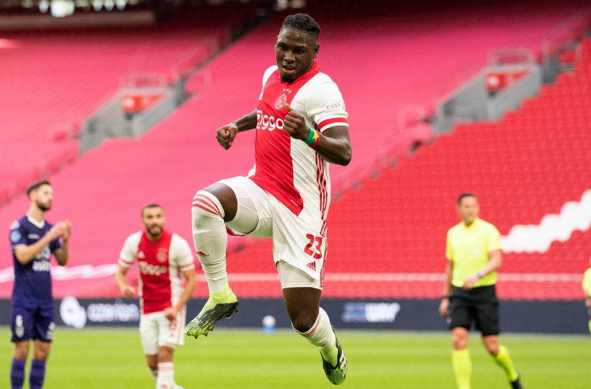 Zakaria Labyad marca duas vezes e Ajax vence Heracles por 5 a 0