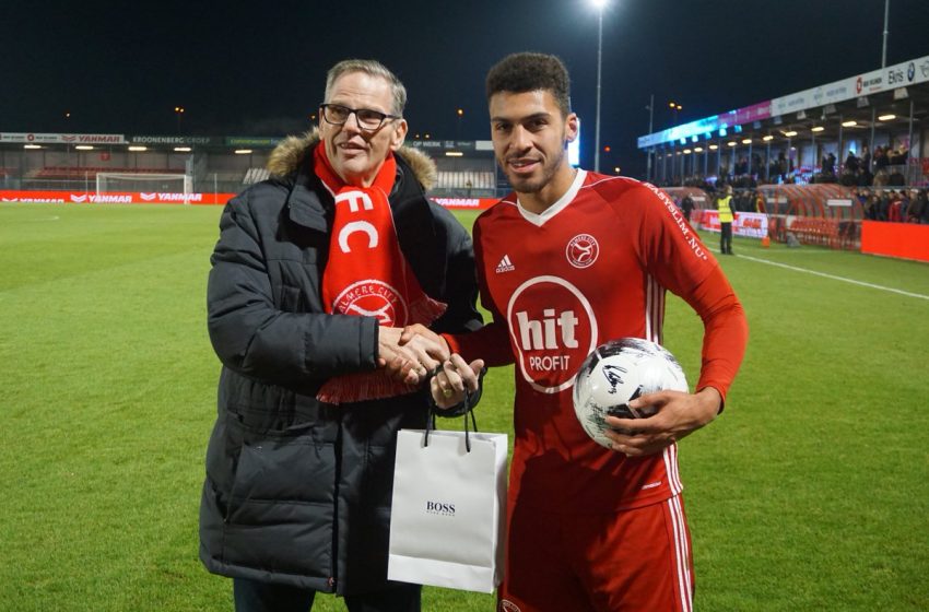 FC Groningen tentará tirar Radinio Balker do Almere City FC