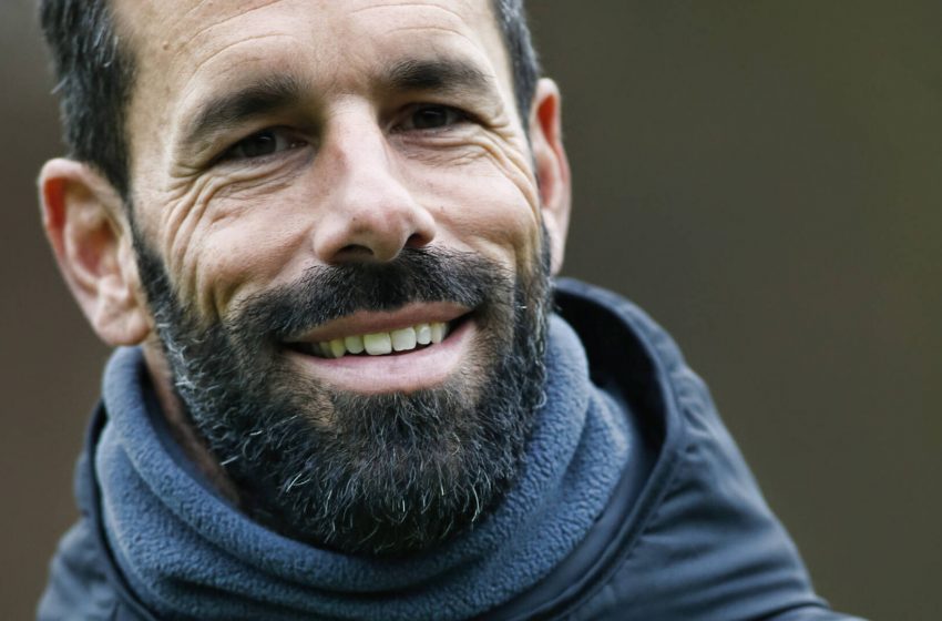 Ruud van Nistelrooij será treinador do Jong PSV na próxima temporada