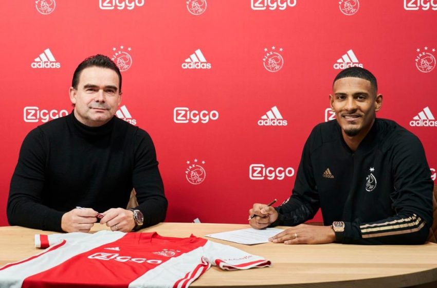 Sébastien Haller assina com o Ajax por 4,5 temporadas