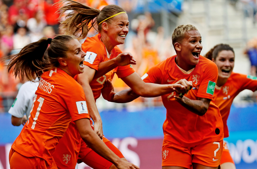 Sarina Wiegman convoca Holanda para jogos contra Bélgica e Alemanha