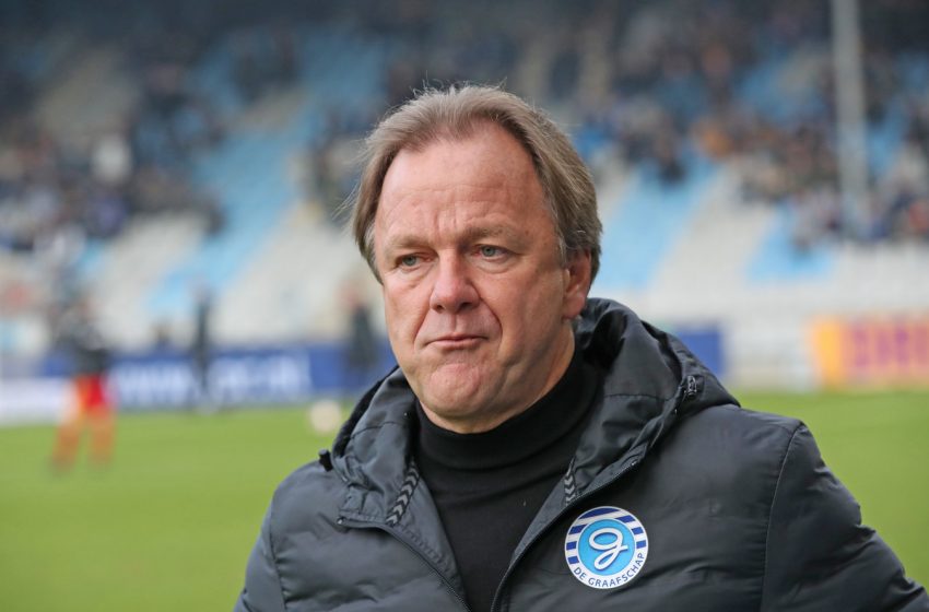 De Graafschap demite Mike Snoei