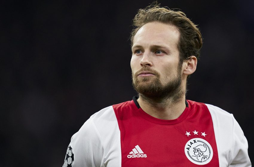  Ajax renova contrato de Daley Blind