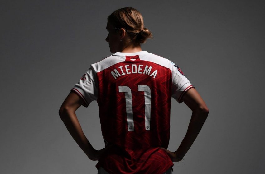 Vivianne Miedema comemora criação da equipe feminina do Feyenoord
