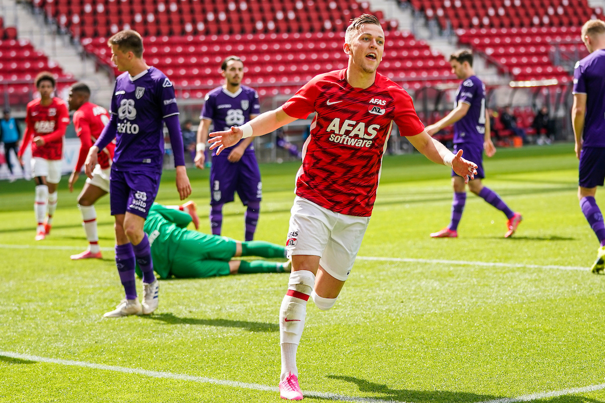 Com dois jogadores expulsos, AZ Alkmaar perde de virada para o FC Groningen  em Alkmaar - Futebol Holandês