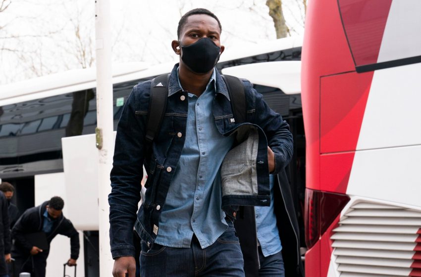 FC Groningen tira Neraysho Kasanwirjo do Ajax