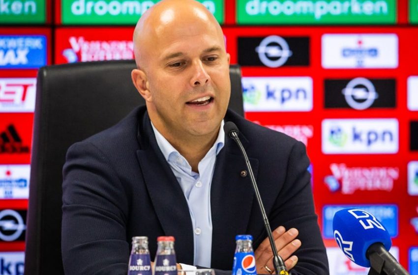 Arne Slot quer implementar um estilo ofensivo no Feyenoord