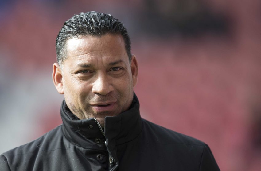 Henk Fraser renova contrato com o Sparta Rotterdam