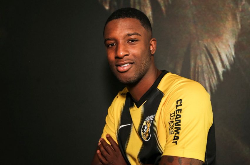 Riechedly Bazoer segue com situação indefinida no Vitesse