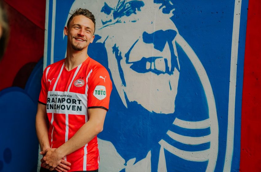 Confira a camisa principal do PSV para a temporada 2021/22