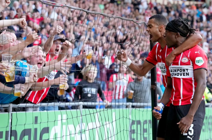 PSV bate FC Midtjylland por 3 a 0 e constrói boa vantagem para o segundo jogo