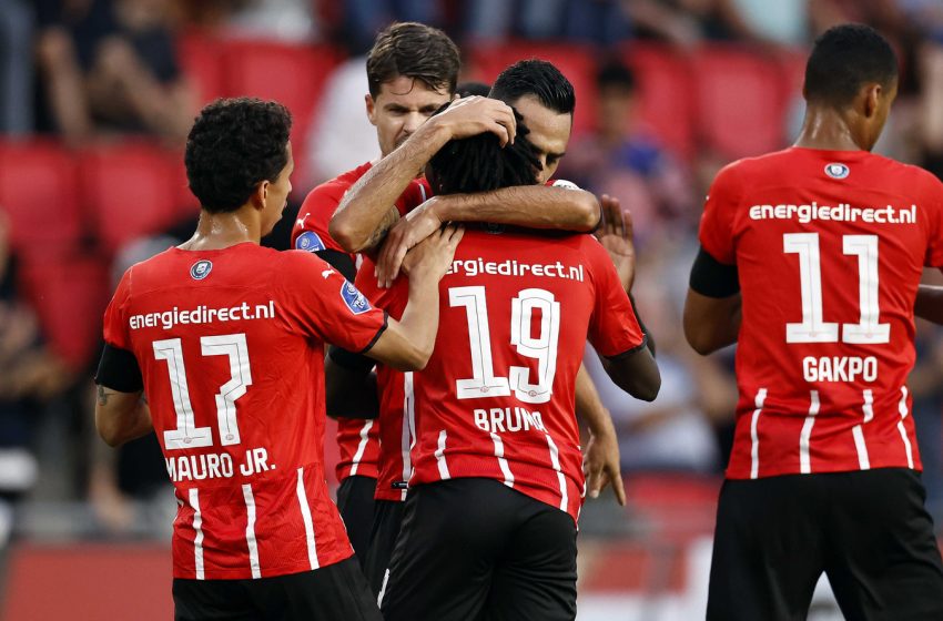 PSV bate SC Cambuur por 4 a 1