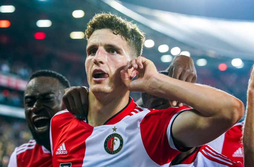  Guus Til pede mais atenção ao Feyenoord