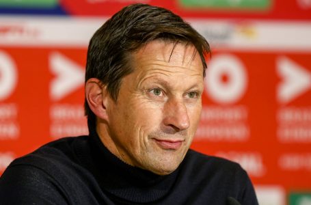 Roger Schmidt com diversas dúvidas para escalar o PSV