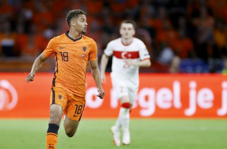 Erwin van de Looi divulga convocação da Holanda U21 com Devyne Rensch
