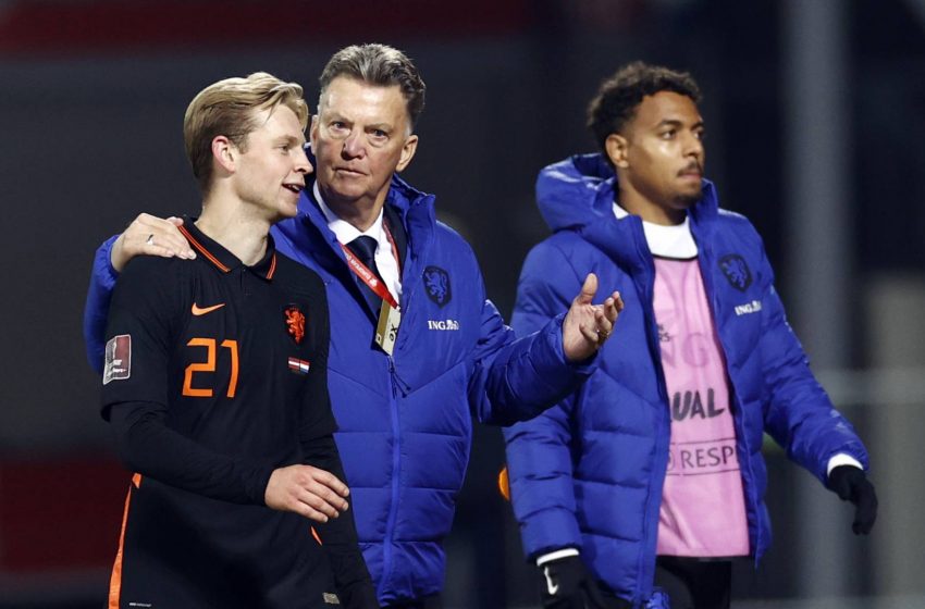 Louis van Gaal satisfeito após vitória da Holanda diante da Letônia
