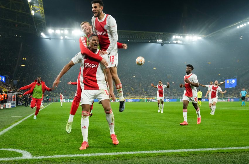  Ajax bate Borussia Dortmund e garante vaga nas oitavas da Liga dos Campeões