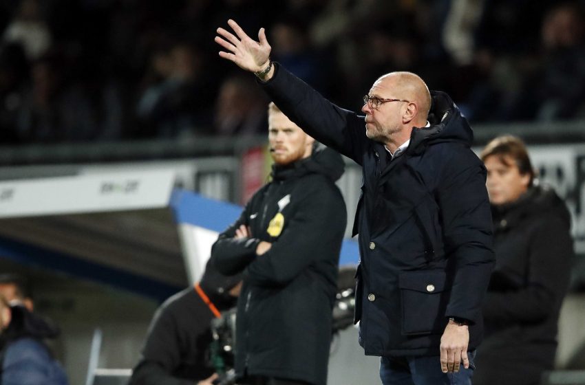 Fred Grim mostra insatisfação com desempenho do Willem II diante do Sparta Rotterdam