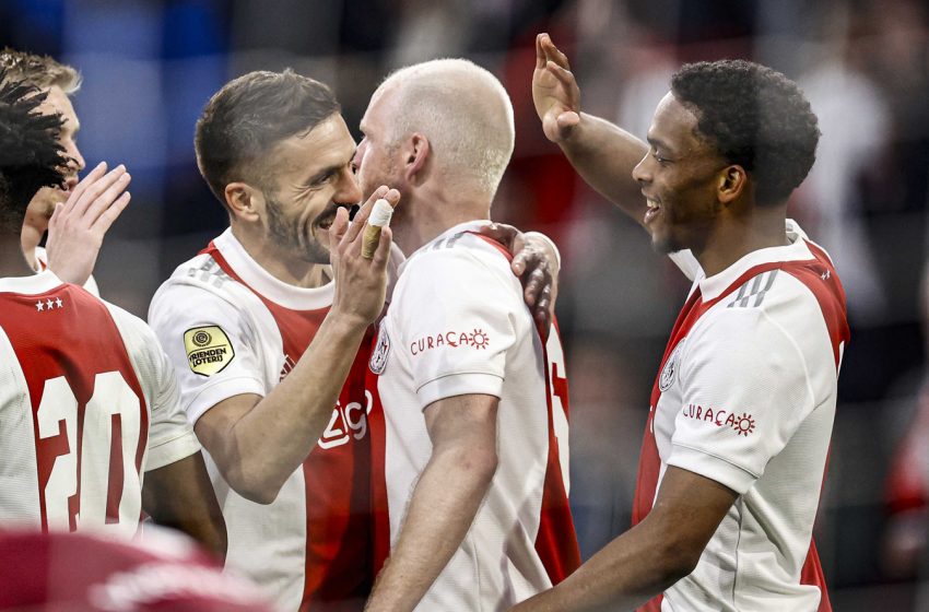  Davy Klaassen brilha e Ajax vence PEC Zwolle por 3 a 0