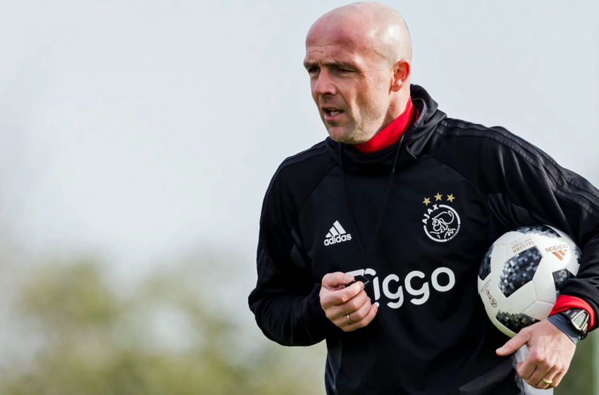  Ajax próximo de anunciar Alfred Schreuder como seu novo treinador