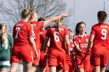 Fenna Kalma e Renate Jansen brilham e FC Twente venceu ADO Den Haag por 6 a 1 na semifinal da Eredivisie Cup