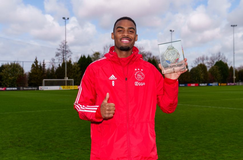Ryan Gravenberch próximo de assinar com o Bayern de Munique