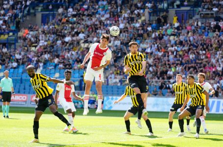 Na despedida de Erik ten Hag, Vitesse e Ajax ficam no empate em 2 a 2