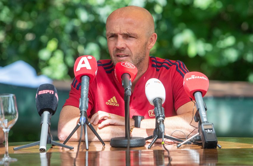 Alfred Schreuder fala sobre atuação do Ajax no mercado