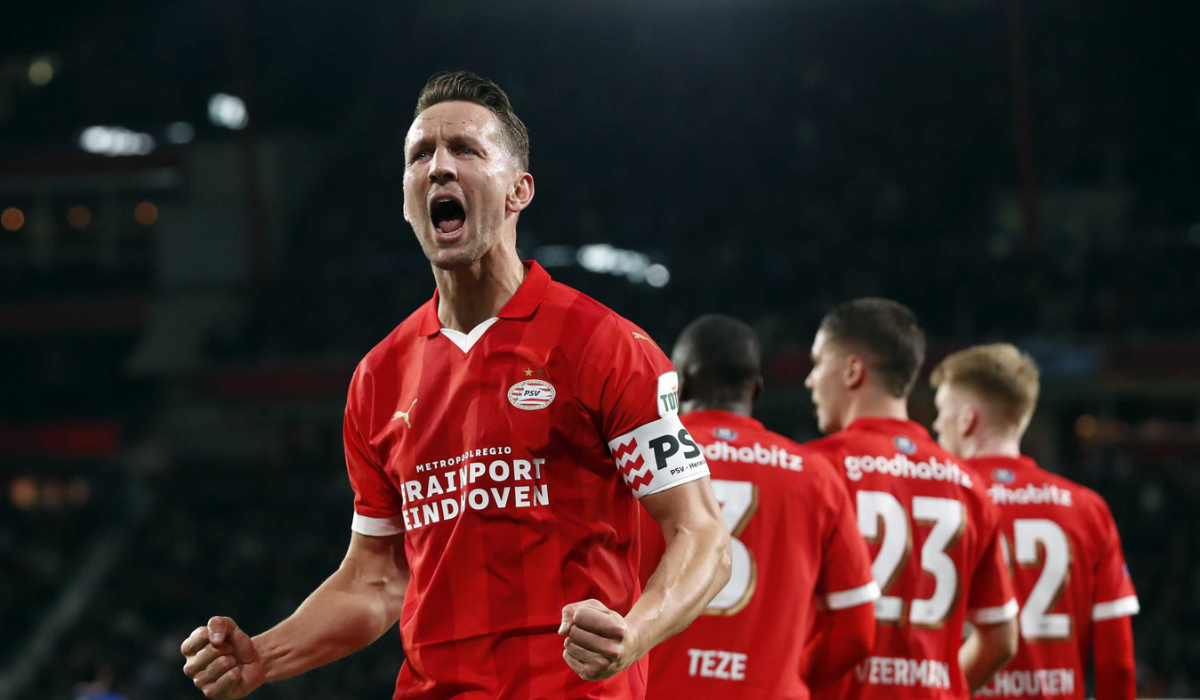 PSV conquista vitória na Eredivisie antes da decisão contra o Borussia Dortmund na Liga dos Campeões