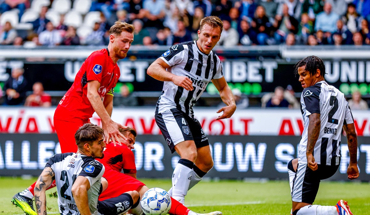 No duelo dos desesperados, Heracles Almelo e Almere City FC ficam no empate