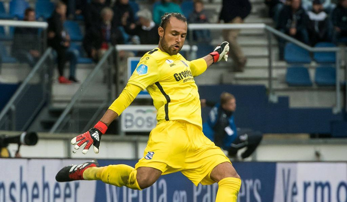 Melhor goleiro do futebol sueco é um holandês